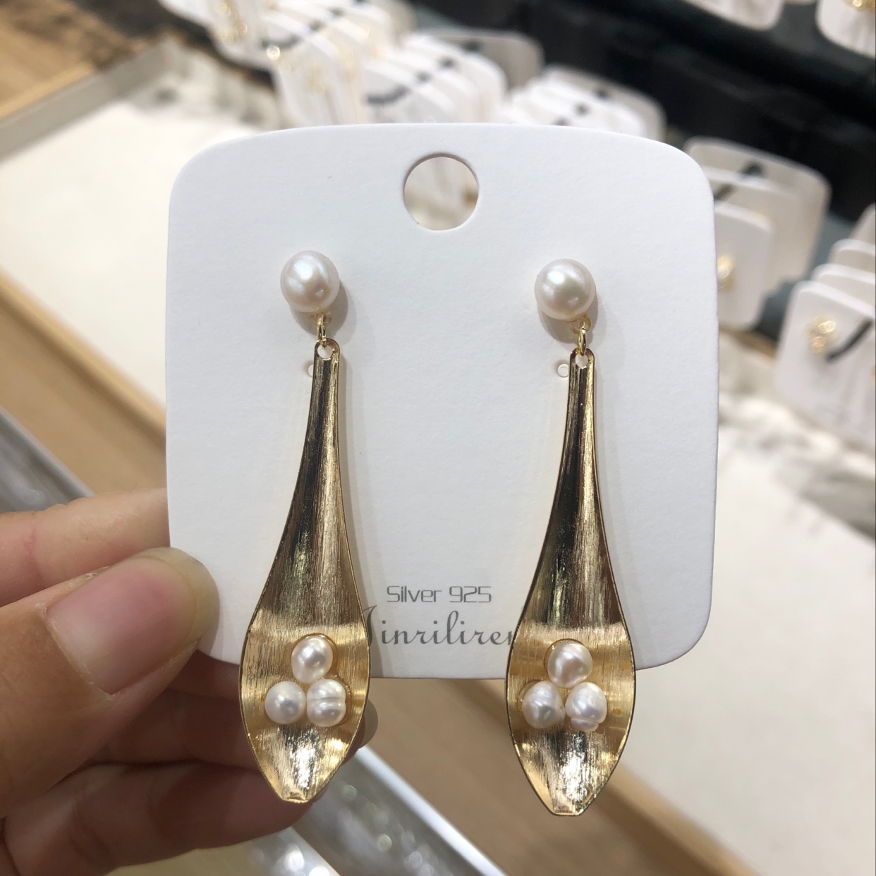 Today beauty fashion trend earrings freshwater pearl series metal products