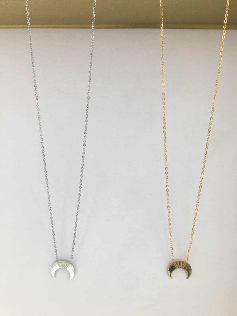 A simple and individual moon-shaped stainless steel necklace for women details Picture