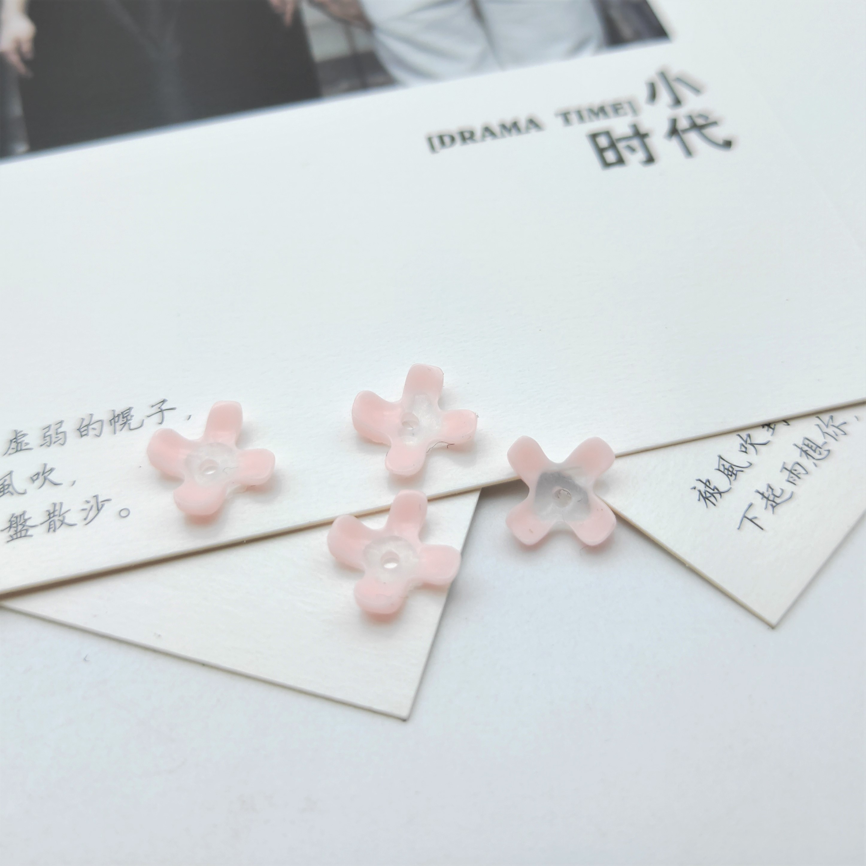 Resin imitation yellow disc osmanthus four-petal flower handcrafted DIY Hanfu hairpins, accessories, ear studs, handicraft accessories detail image 3