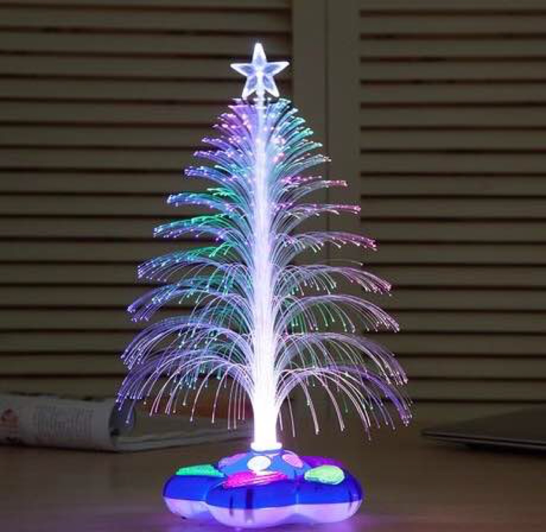Oversized Christmas tree thumbnail