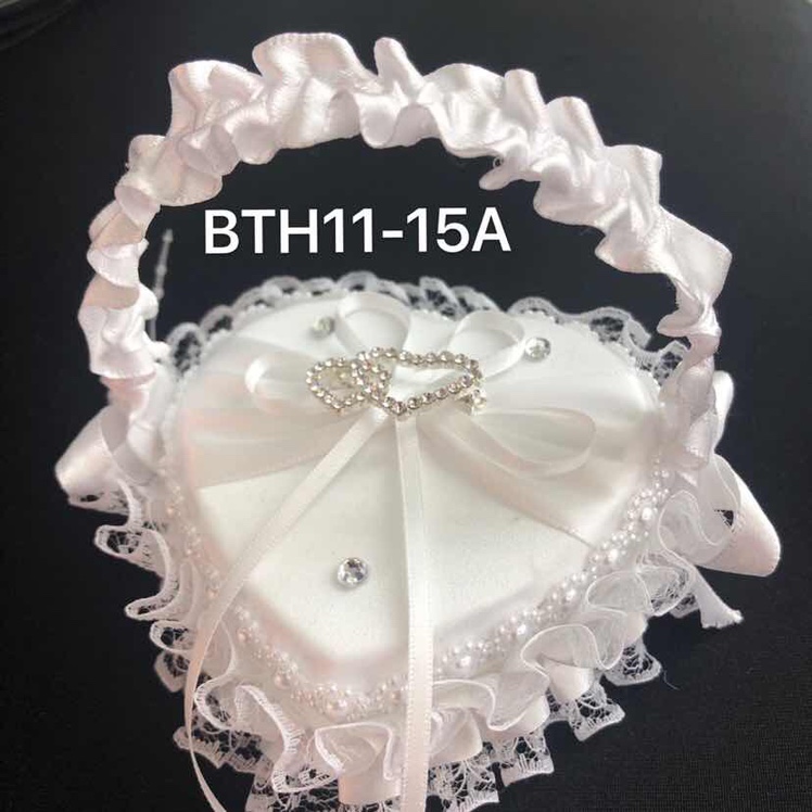 婚礼对戒盒白底实物图