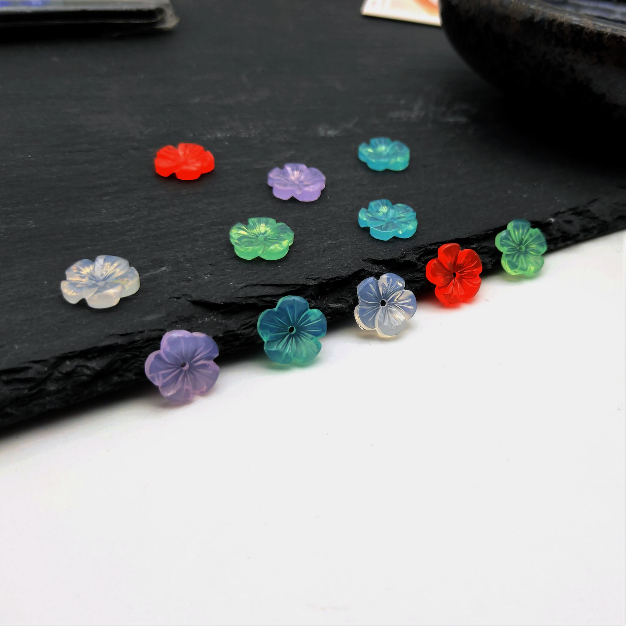 Imitation shell resin plum blossom 12mm perforated bowl flower handcrafted diy accessories Hanfu ancient-style cosplay hairpin head accessories