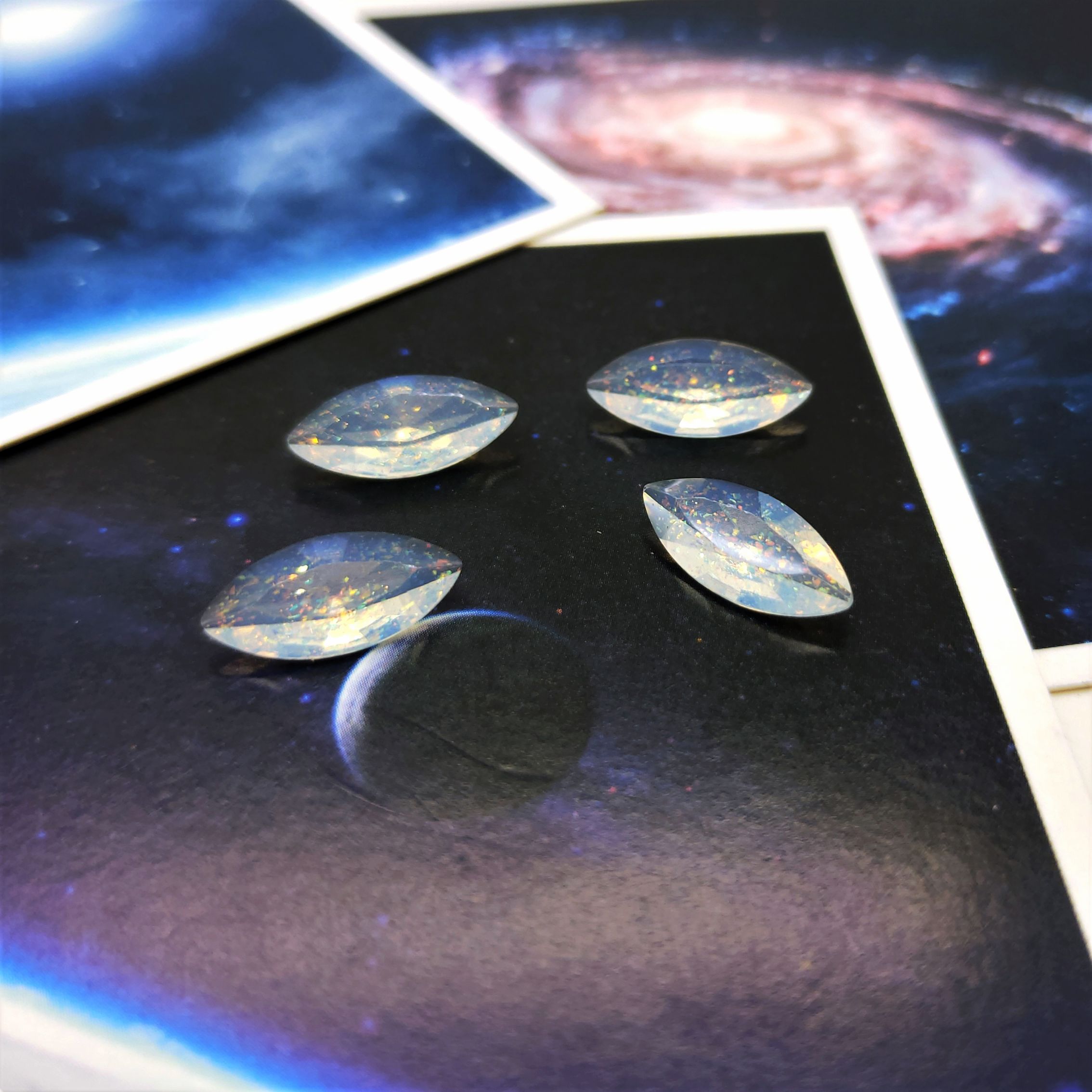 New horse eye pointed sole, irregular-shaped resin diamond diy phone case, perfume stand, diamond iridescent series jewelry accessories undefined