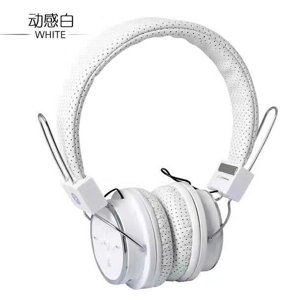 B05 over-ear Bluetooth headphones, with TF headphones inserted, featuring radio, a best-selling Bluetooth sports headphones, and earplugs Specification image