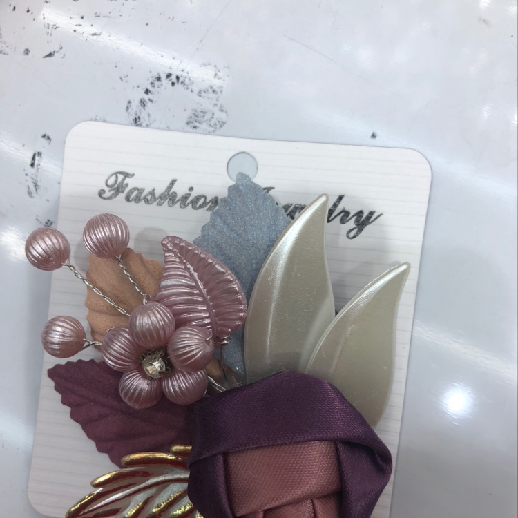 树叶胸花产品图