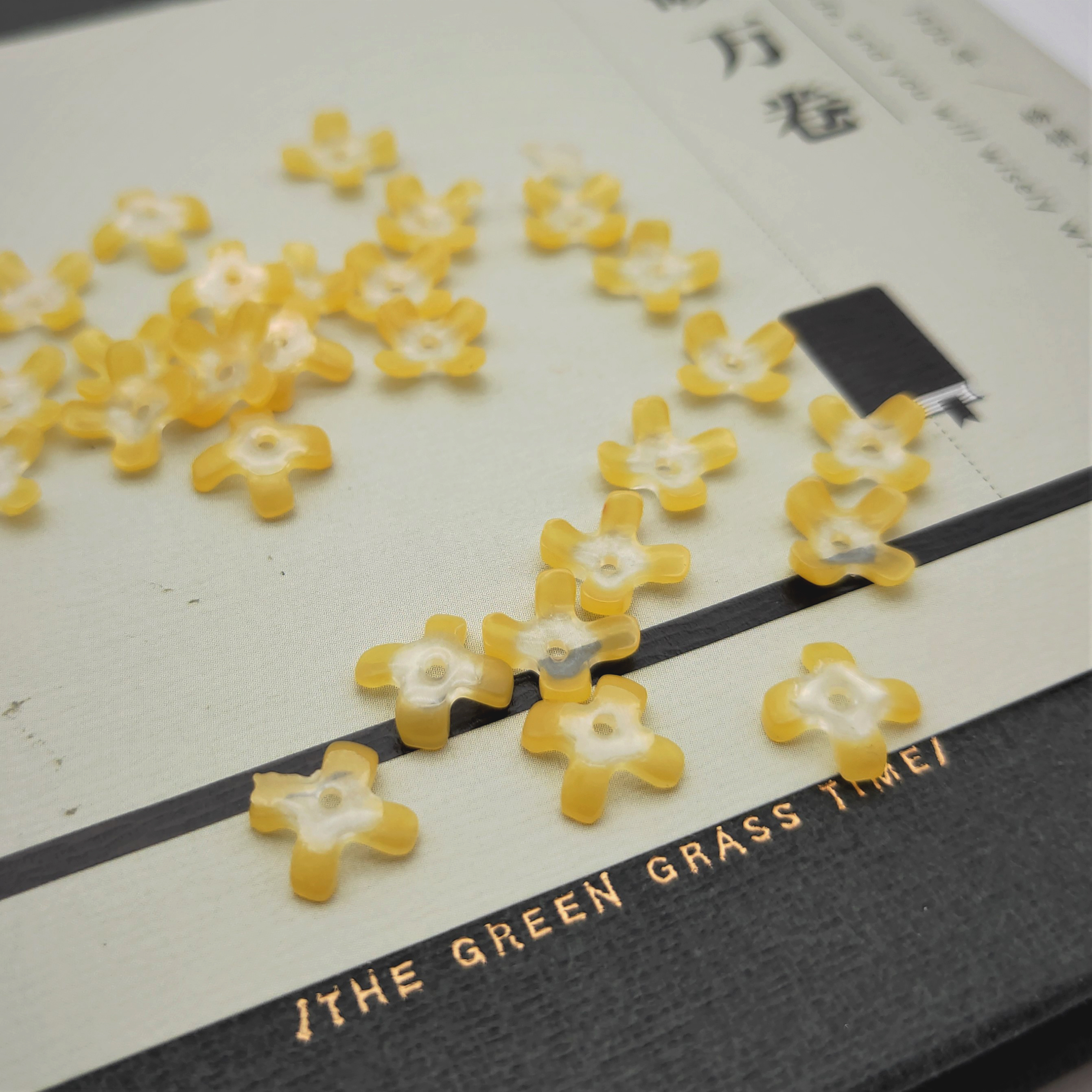 Resin imitation yellow disc osmanthus four-petal flower handcrafted DIY Hanfu hairpins, accessories, ear studs, handicraft accessories detail image 9