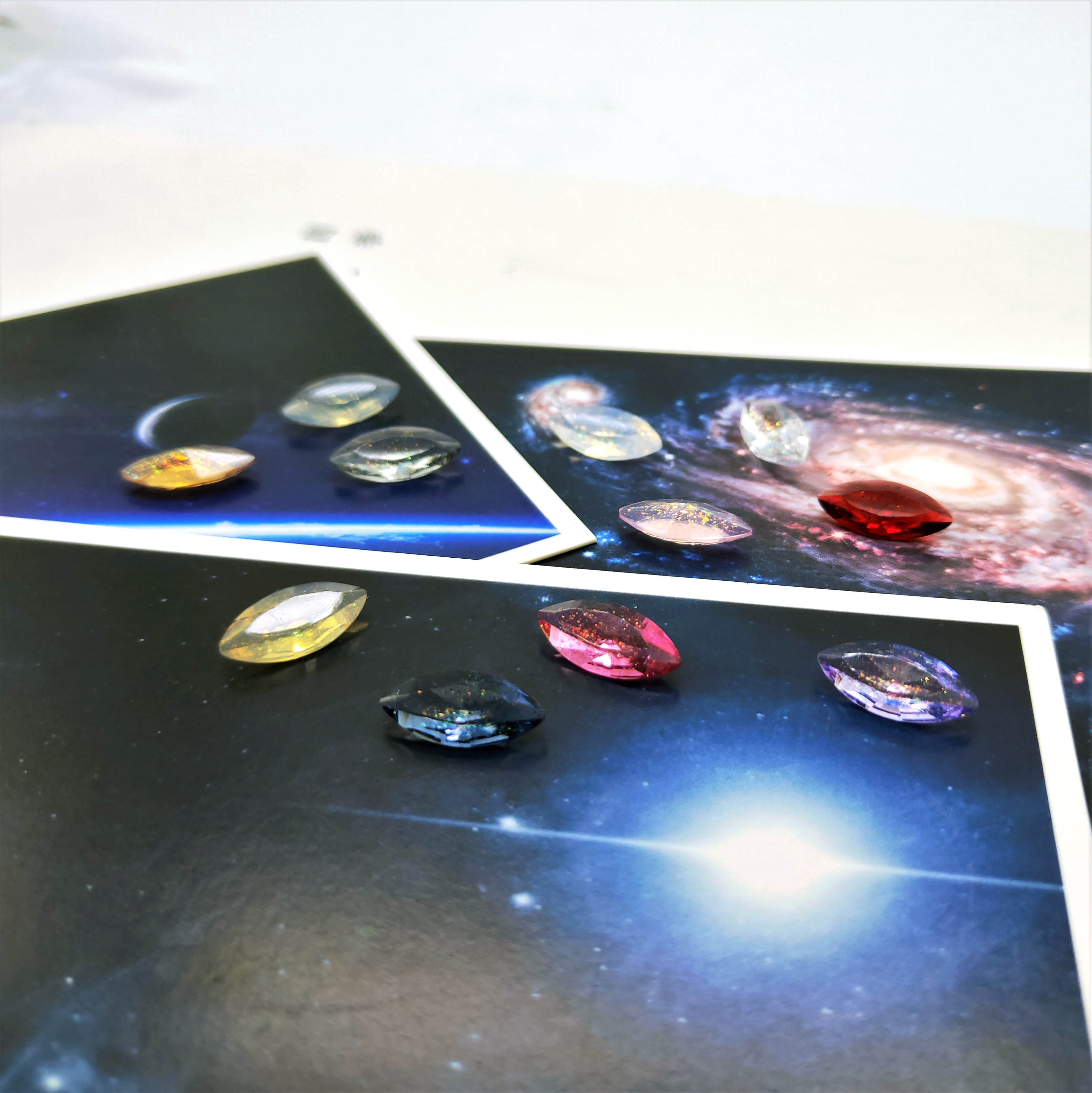 New horse eye pointed sole, irregular-shaped resin diamond diy phone case, perfume stand, diamond iridescent series jewelry accessories detail image 12