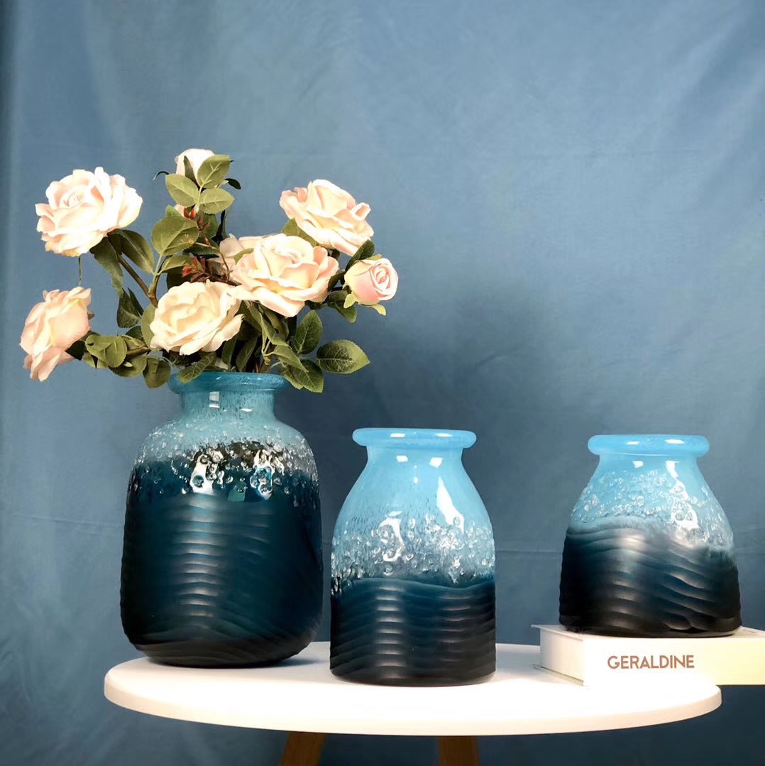 Glass bottle engravings, home glass vases, creative flower arrangements, office decorations, preserved flowers, crystal balls, handicrafts, glass handicrafts details Picture
