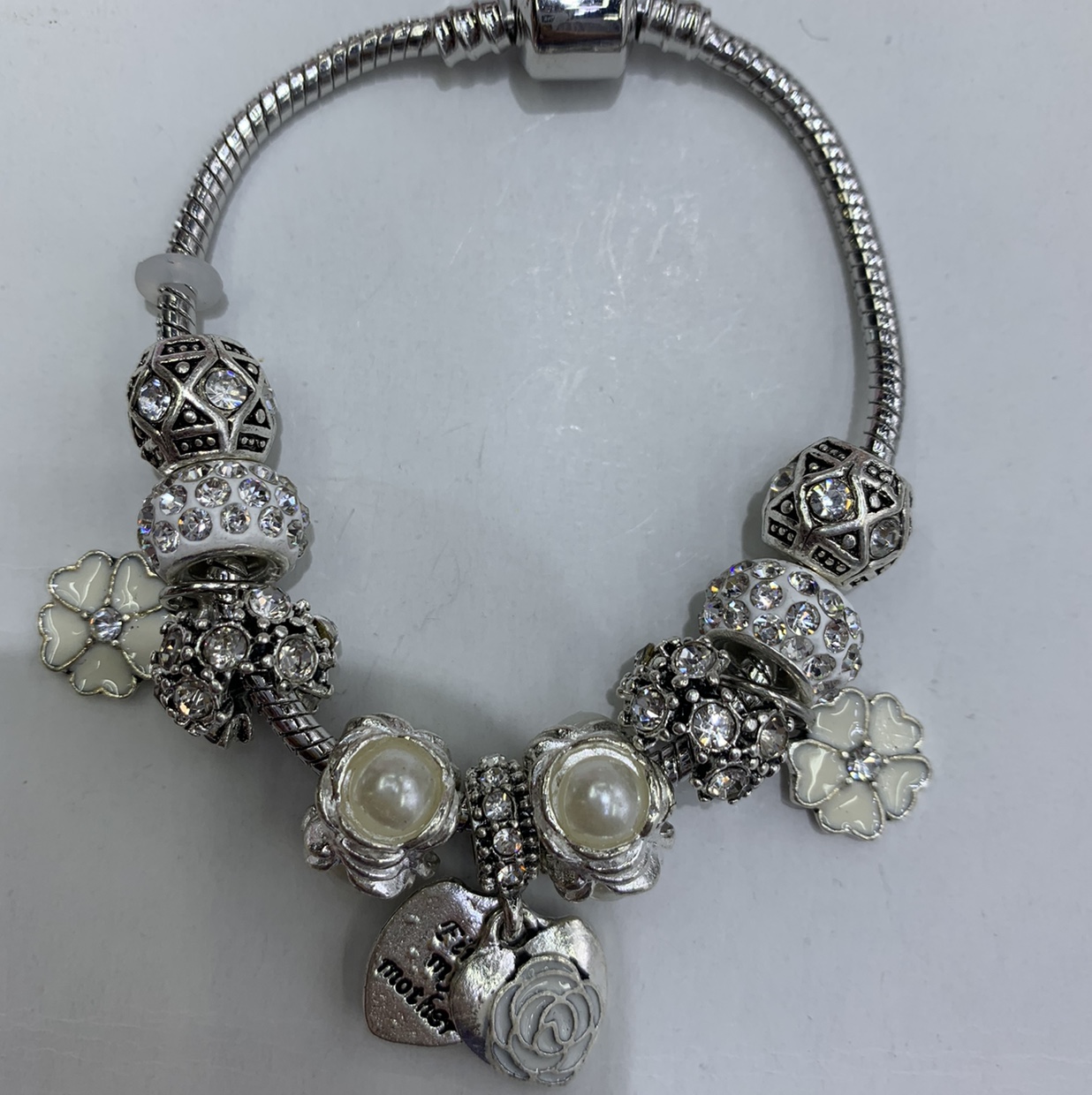 Pendona bracelet for White Valentine thumbnail