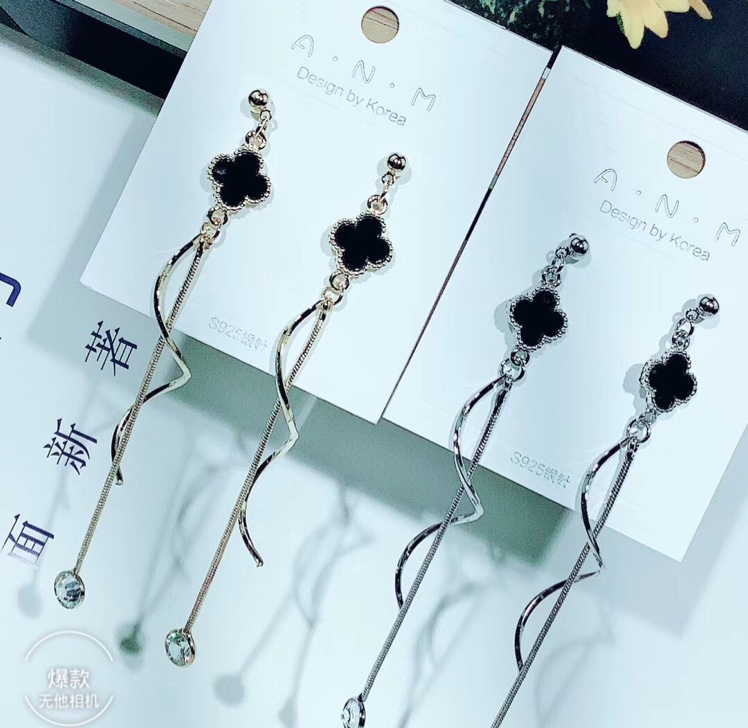 Earring 25