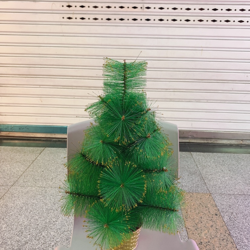 Yiyang Christmas Craft 45cm Flower basket, Golden Powder Family Pine Needle Tree Bare Tree Christmas flowers