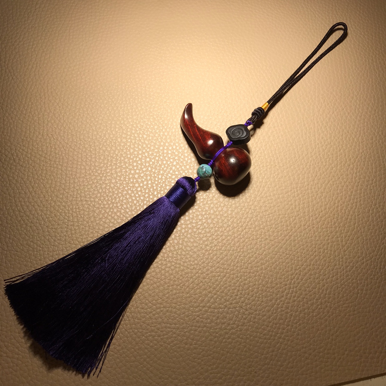 Red sandalwood small gourd pendant