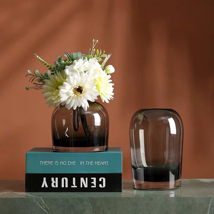 Direct sales and wholesale of Nordic simple transparent glass vases, fresh and clean decorative items for dining tables, bedside tables and bathroom flower arrangements Application Scenario