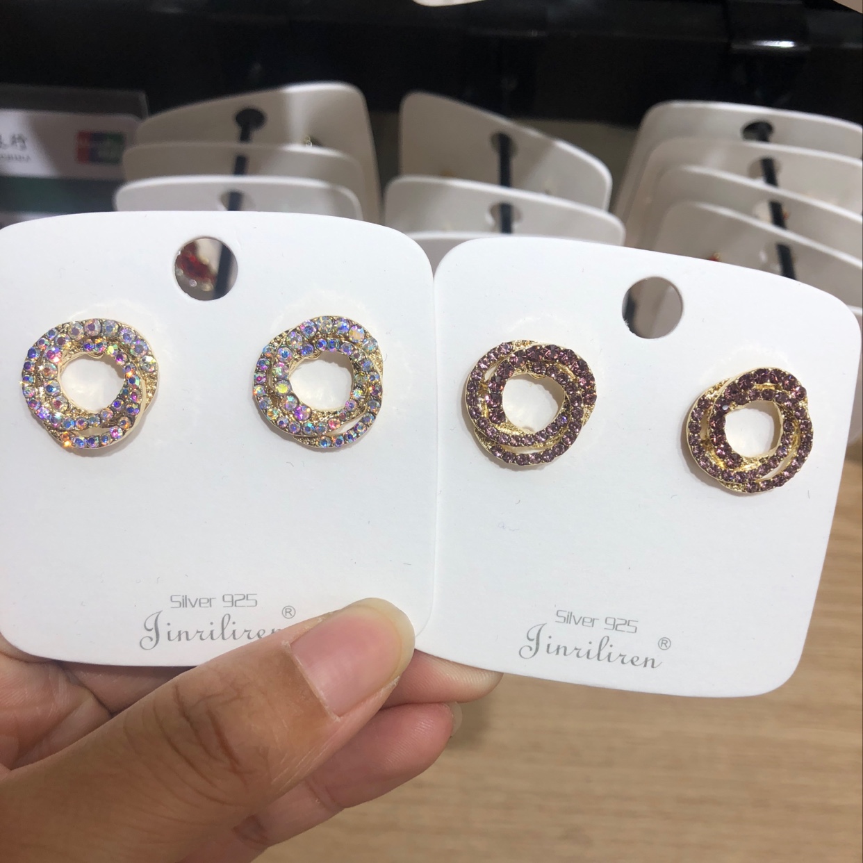 Today's stylish Korean-style trendy stud earrings, full of diamonds and hollowed-out stud earrings
