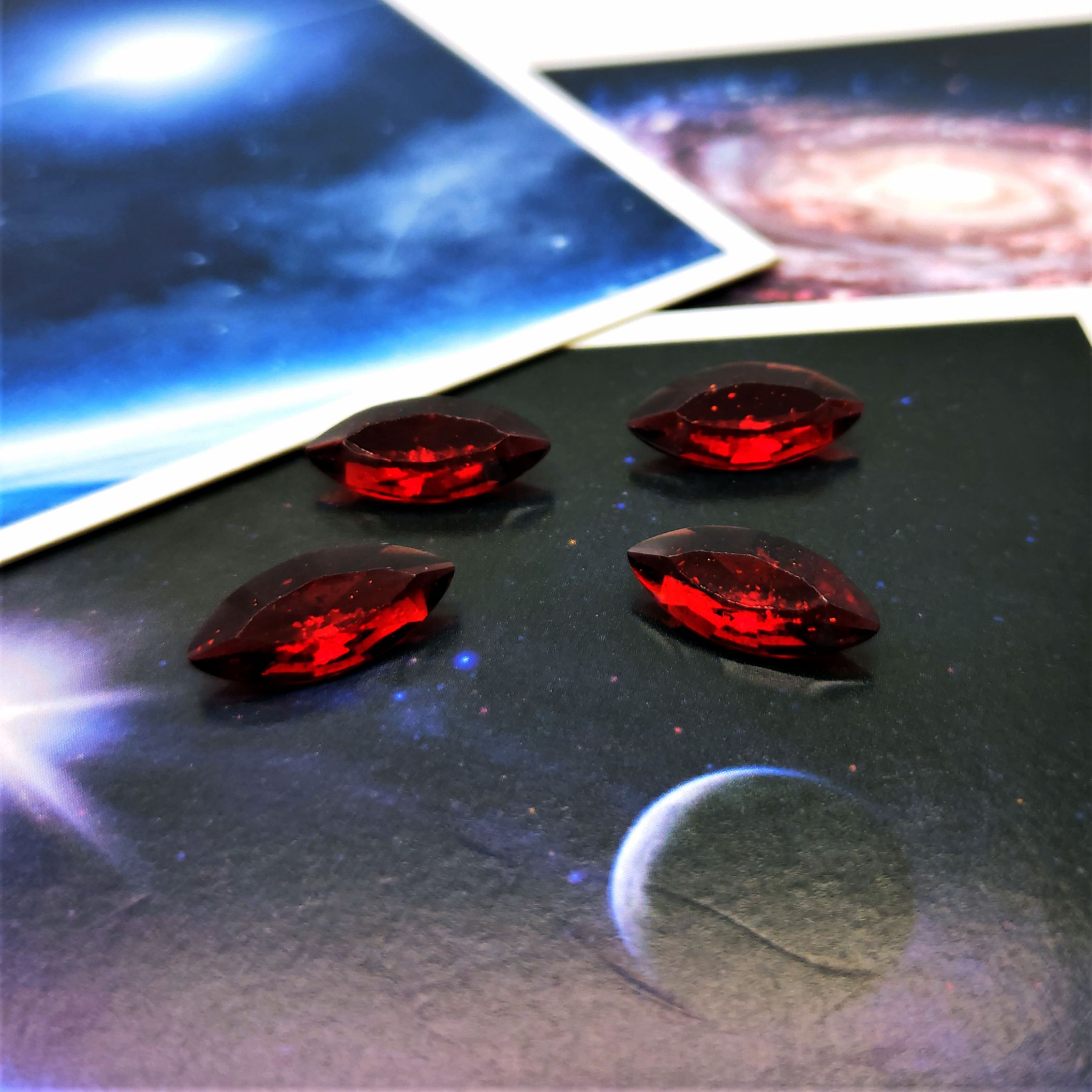 New horse eye pointed sole, irregular-shaped resin diamond diy phone case, perfume stand, diamond iridescent series jewelry accessories Specification image