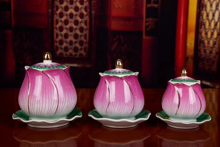 Auspicious Buddhist utensils: small, medium and large cups of wealth and honor