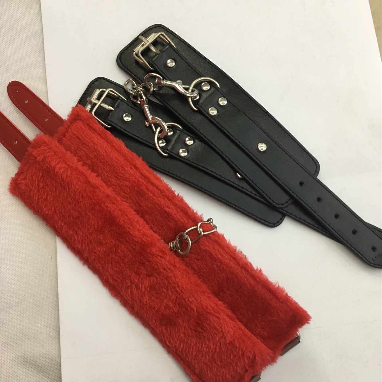 PU handcuffs details Picture