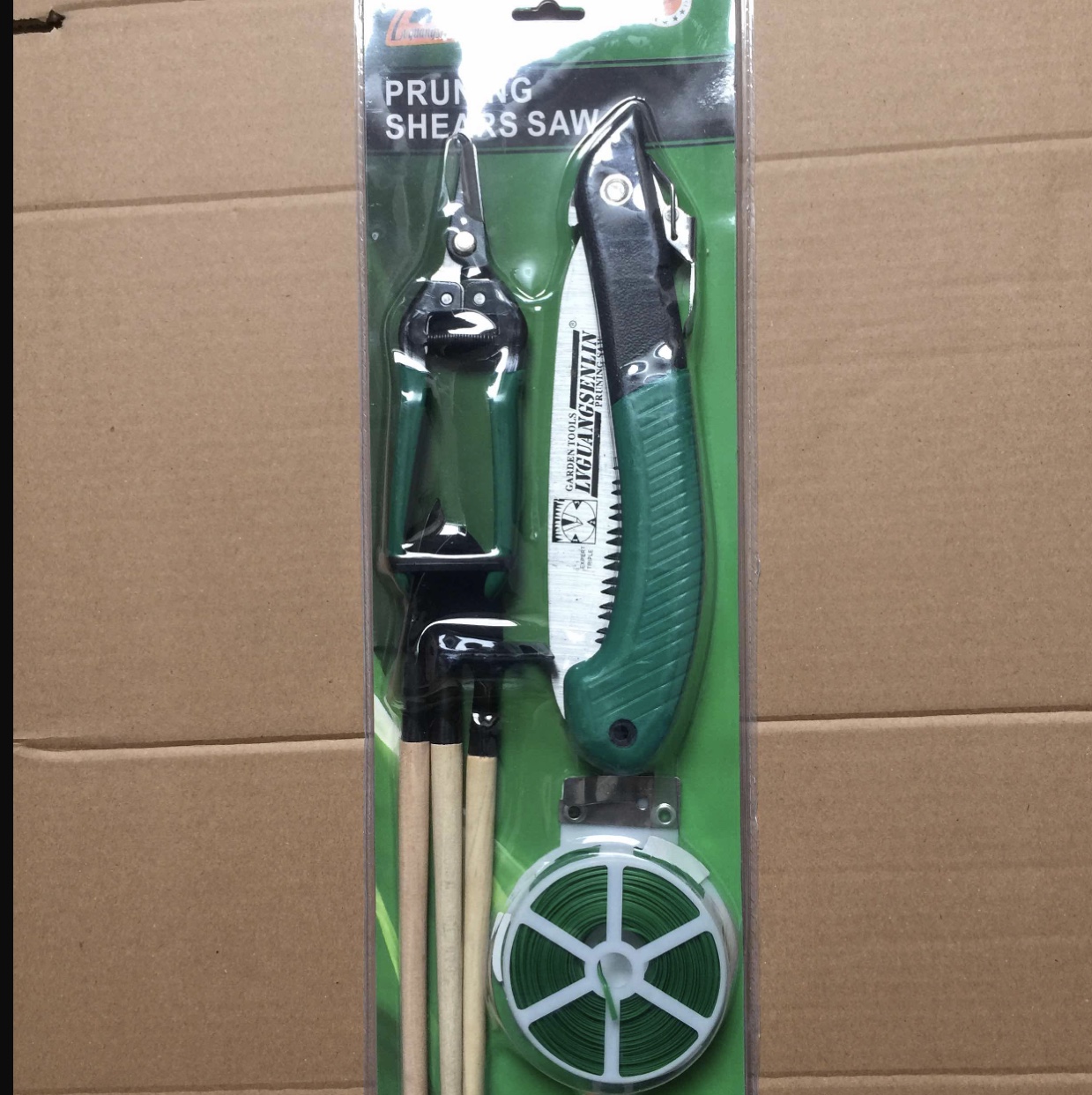 6006
Garden line set with scissor cut saw thumbnail