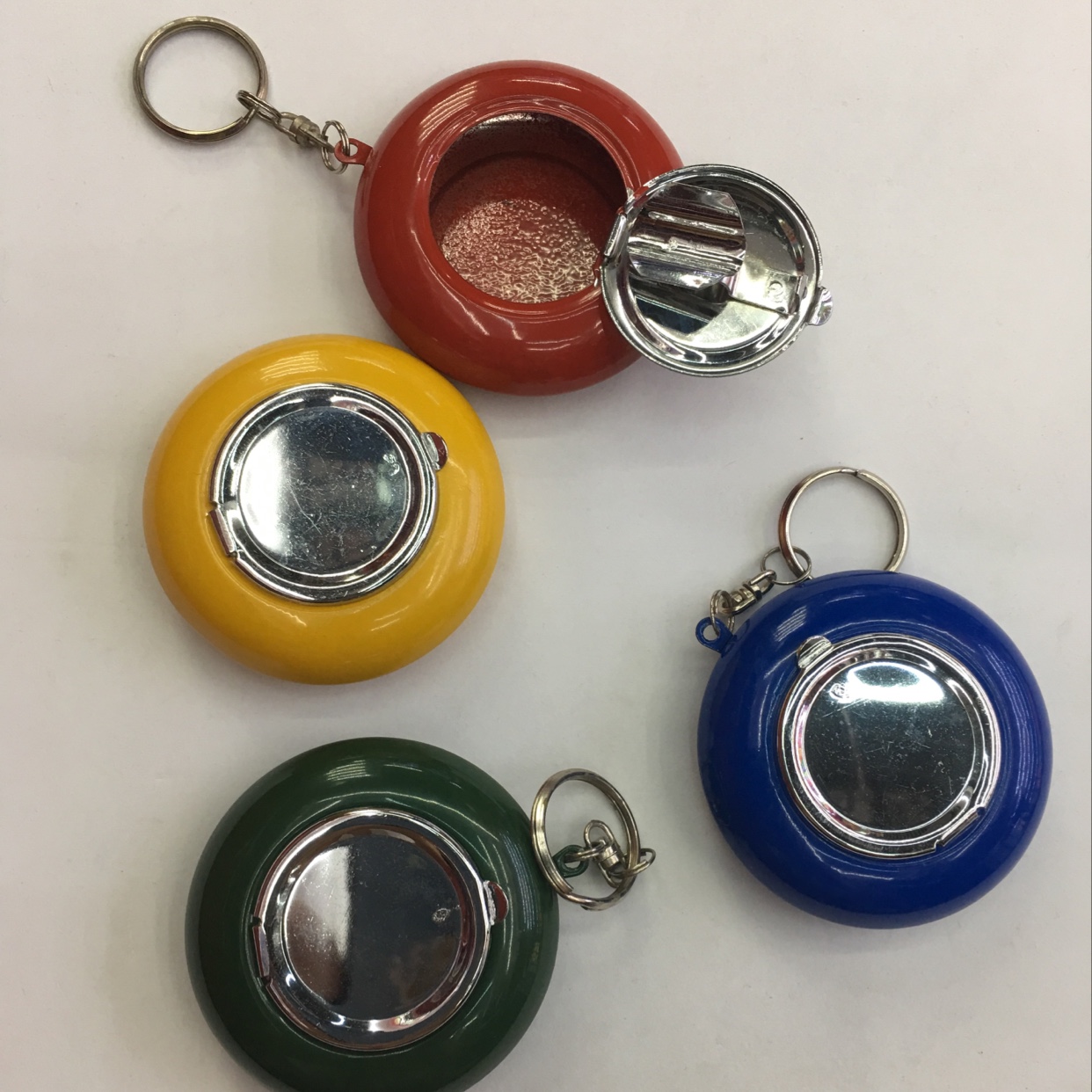 Ashtray key chain thumbnail