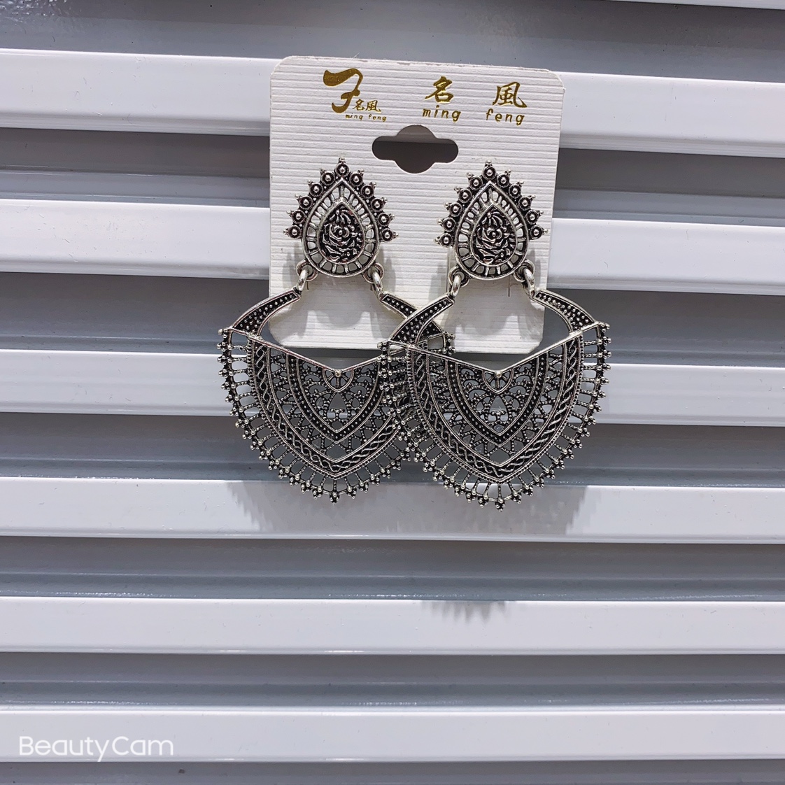 In 2020, the new European and American style exaggerated hollow out carved flower earrings cross-border retro silver round triangular earrings thumbnail