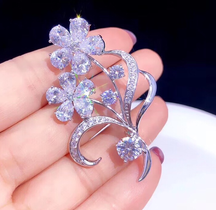 锆石胸针高档女镶钻花朵胸花韩版气质奢华防走光外套别针西装配饰详情图6