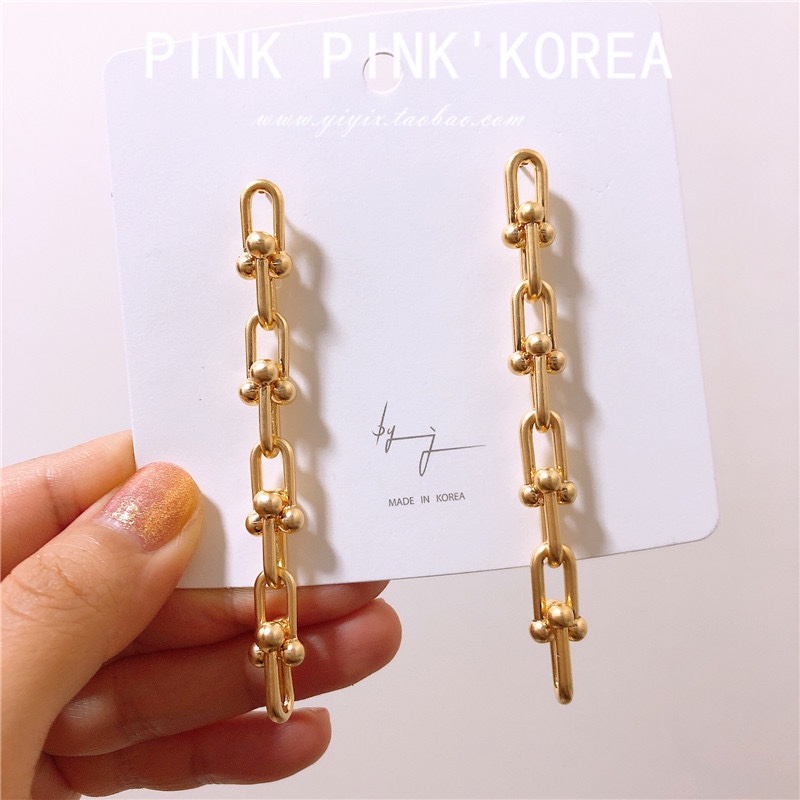 The new chain metal earrings and earrings of the same style as Yang Mi's in the live-streaming room of Dongdaemun, South Korea, are fashionable and popular, versatile and elegant for women details Picture