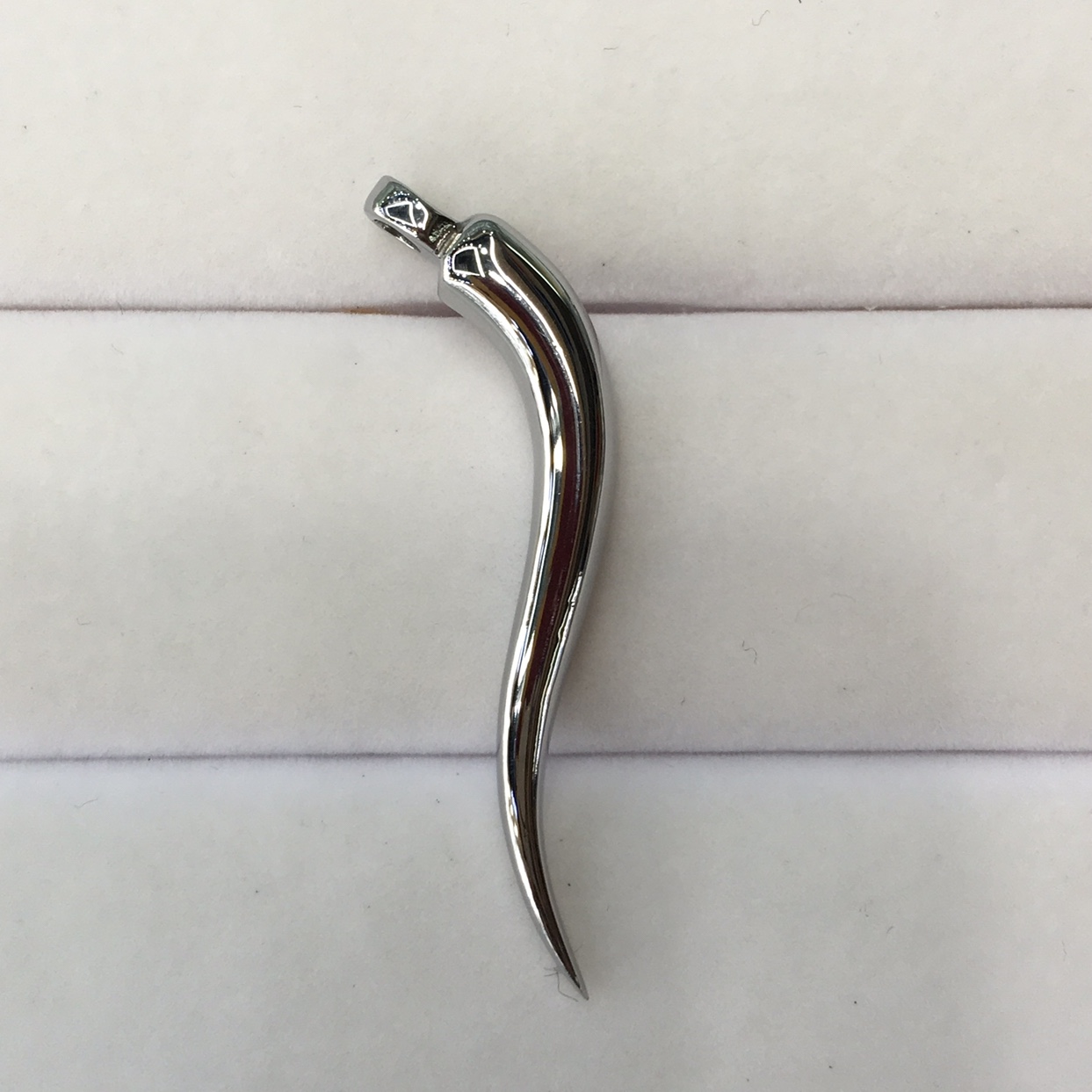 Streamline design stainless steel hot pepper 🌶 ️ pendant thumbnail
