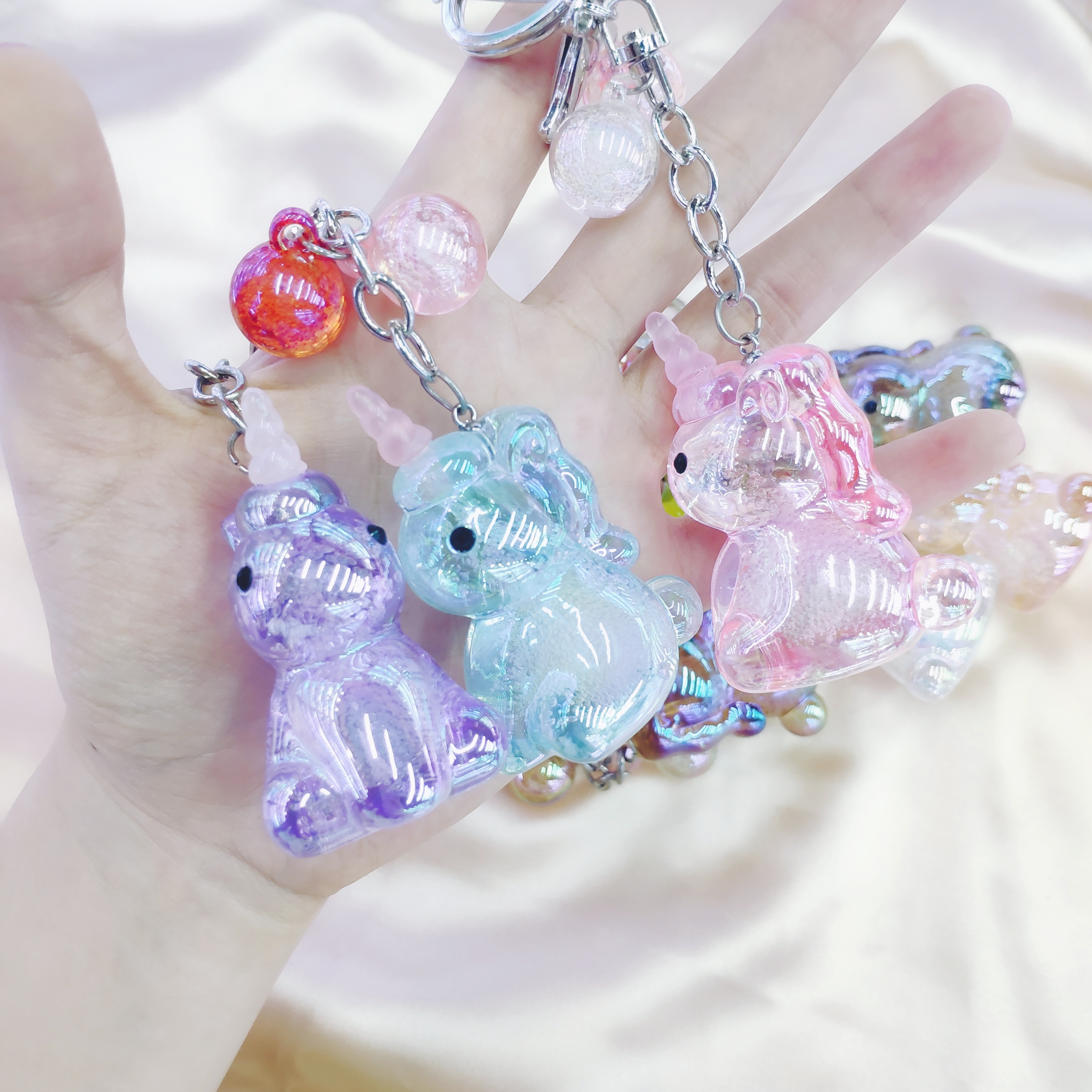 Aizhu jewelry, colorful transparent bubble little unicorn acrylic pendant accessories, clothing accessories detail image 3