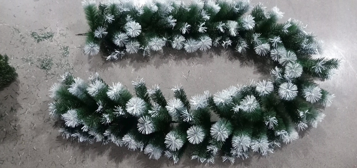 2 M 7 Pine Needle Rattan 11