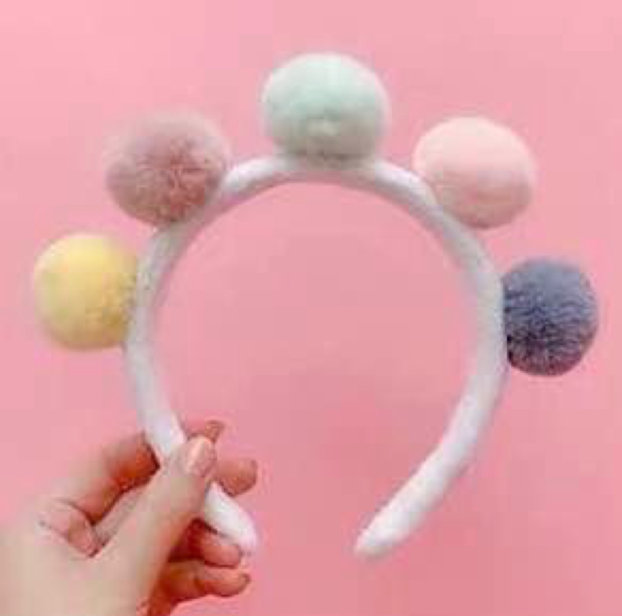 Five pom-pom buttons