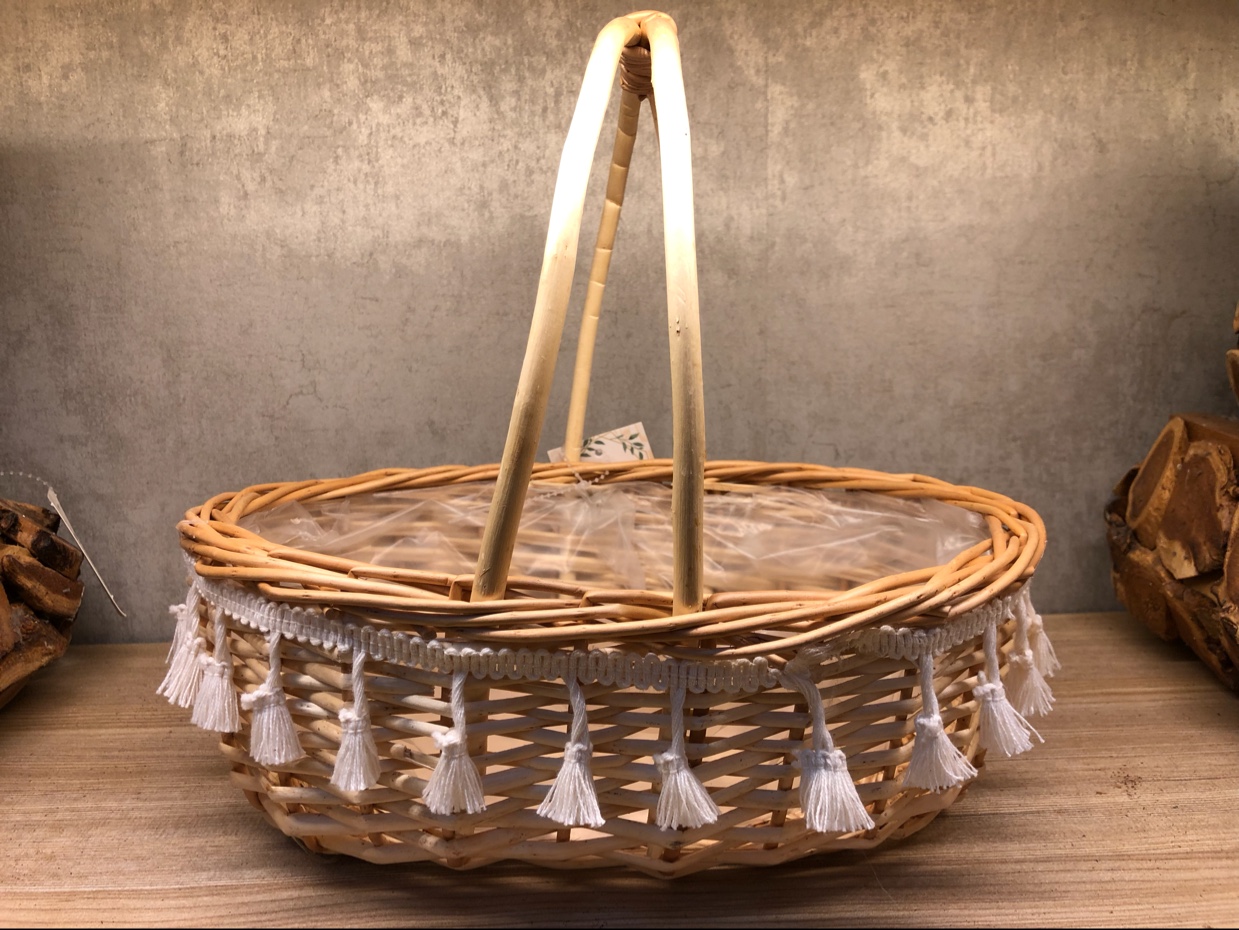 Qingling Craft Horticulture: Willow-woven tassels, hand-held woven baskets, flower arrangement ornaments, home decoration