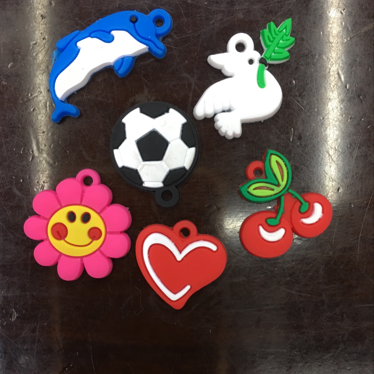 彩虹编织手链软胶挂件