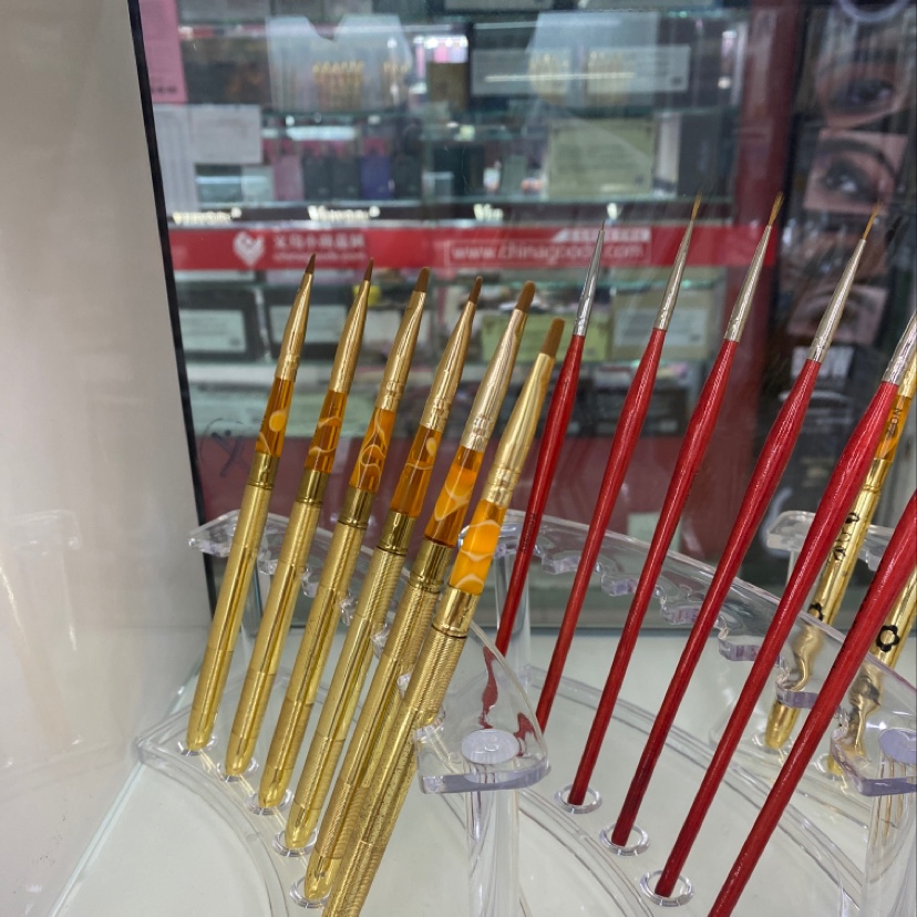 金色眉笔