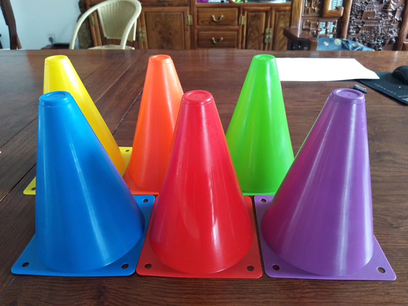 23Cm标准桶 路障生产批新款标志桶桶 路障筒 障碍锥路桩 足球训练装备器材产品图
