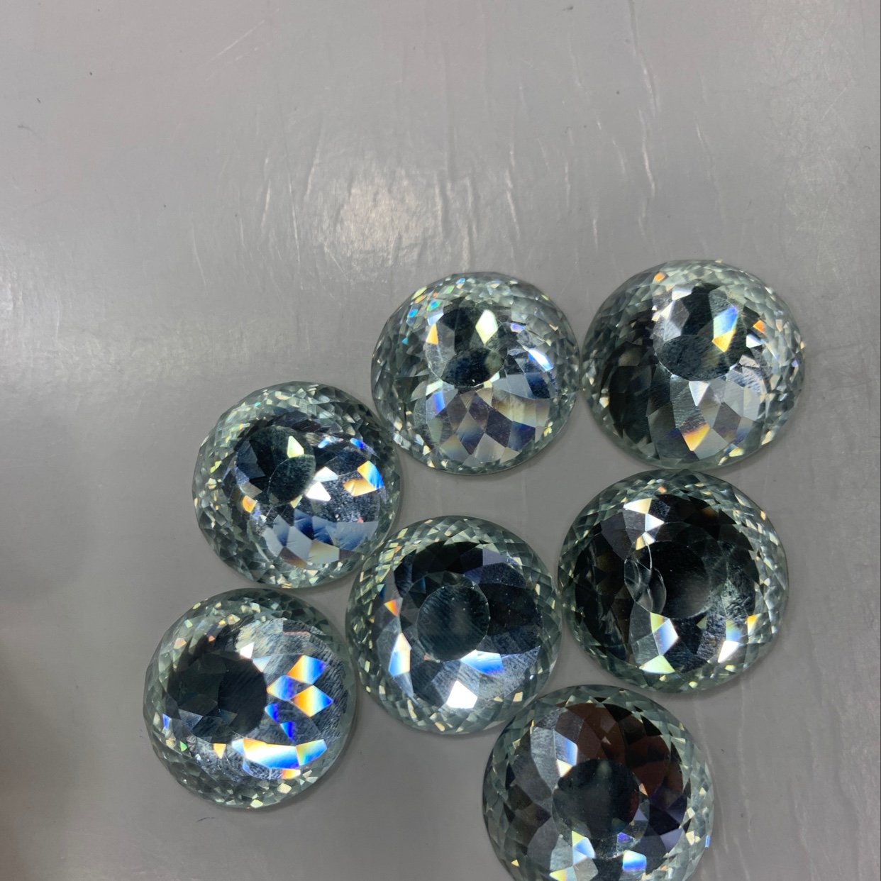 A 25mm round small countertop