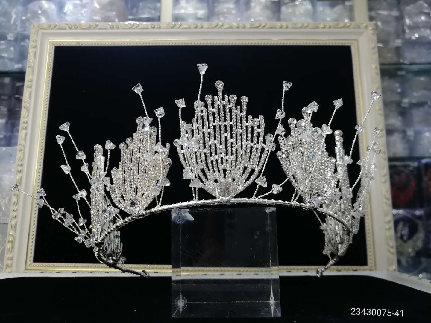 Alloy with handcrafted half crown