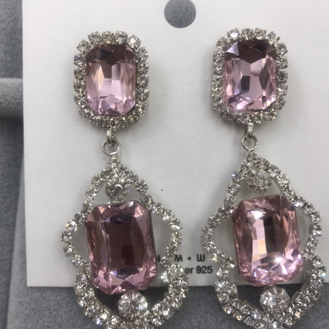Luxurious crystal earrings