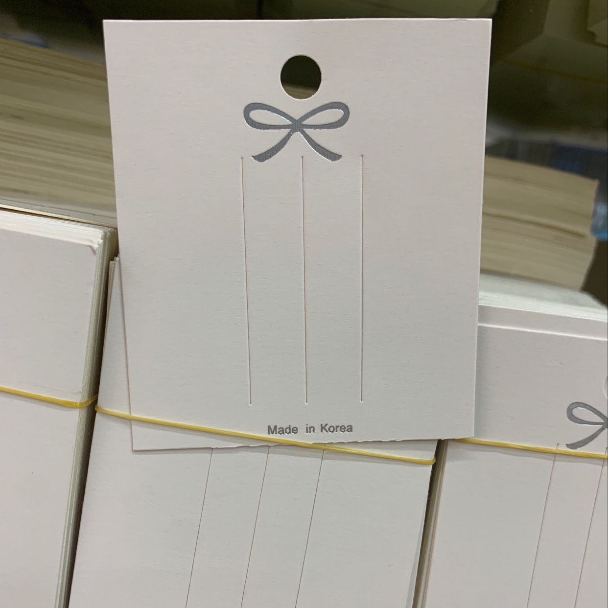 现货饰品卡片发夹卡片6.5×7.5韩国流行300克白卡纸蝴蝶结烫金款细节图
