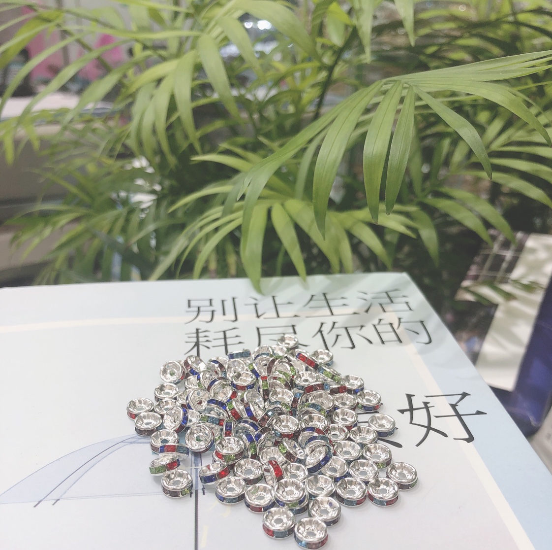 6mm straight edge diamond ring: Common colors: bright red, AB, seven-color, lake blue, royal blue, black, light green; Special colors: light pink