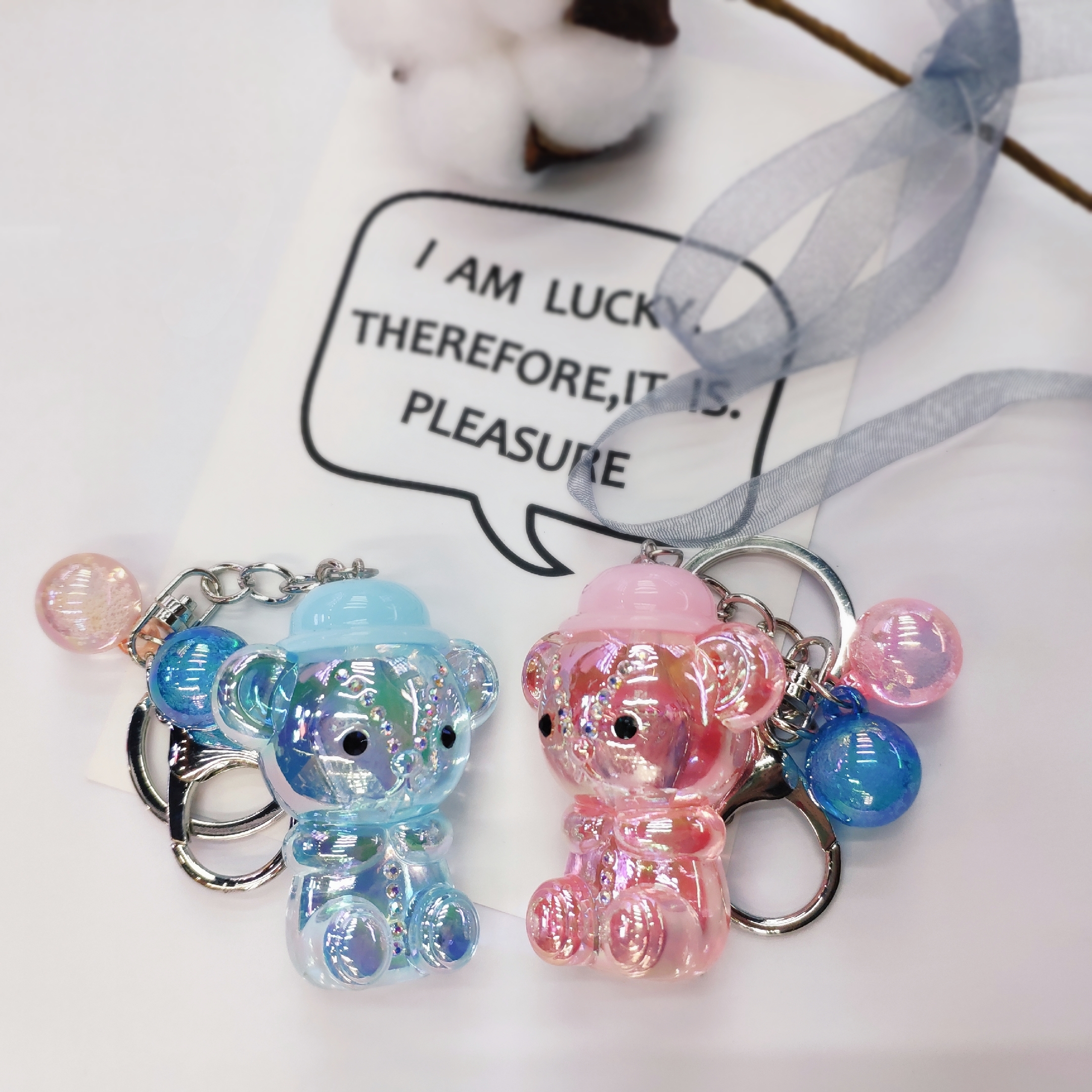 Aizhu jewelry, colorful hats, bear bears, transparent white-plated acrylic pendants, keychains, accessories, clothing accessories detail image 3