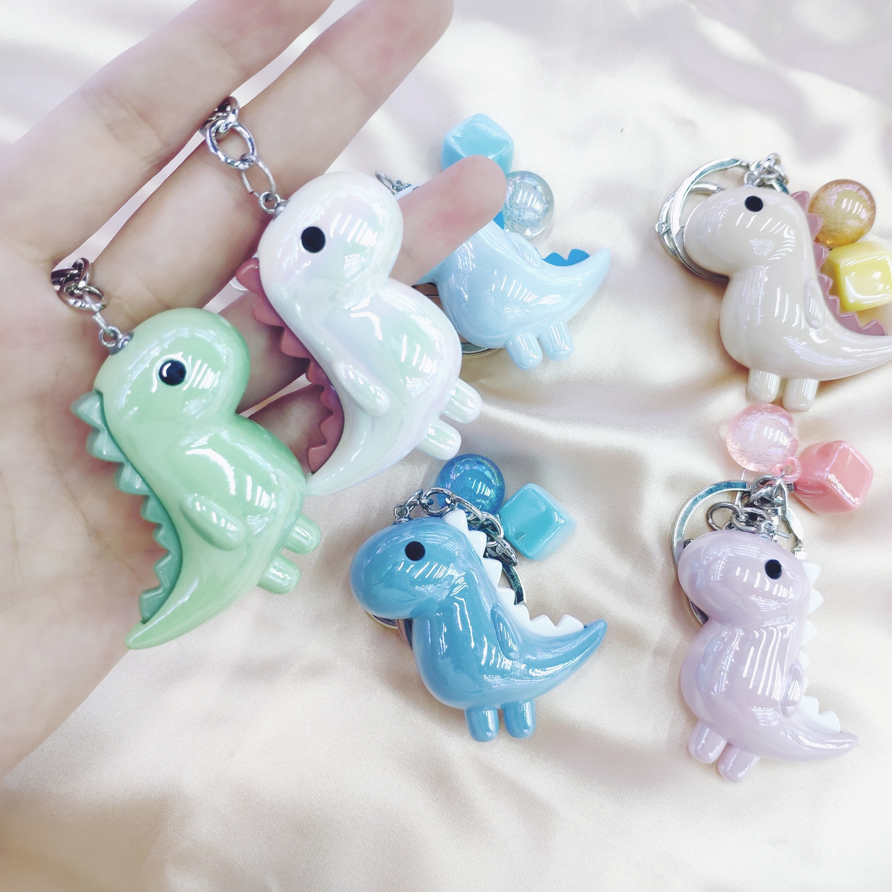 Aizhu jewelry, colorful little dinosaurs, acrylic solid color white-plated keychains, pendants, accessories, clothing accessories detail image 3