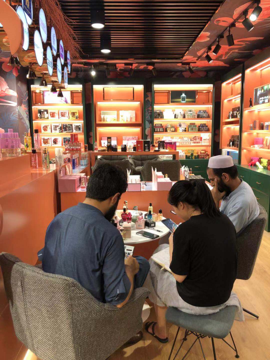 Zhejiang Jinghui Cosmetics Co., LTD describe pic - 3