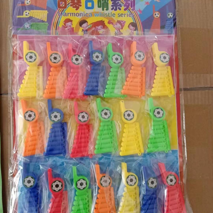 Yiwu Hongyan toys wholesale children's football harmonica whistle kindergarten small gifts as a gift to sell around the school thumbnail