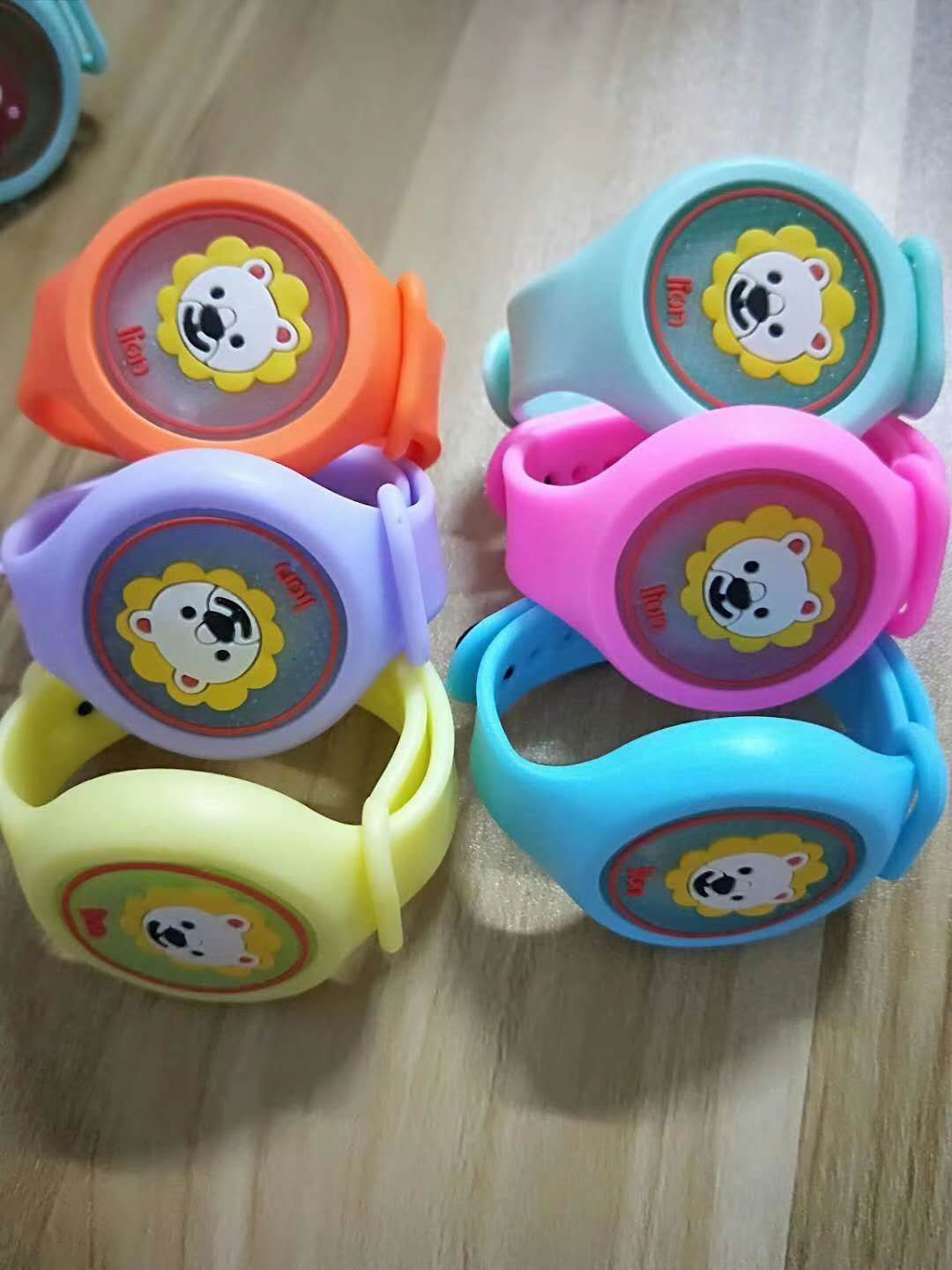 Mosquito repellent bracelet
