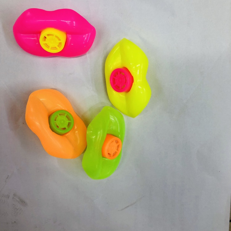 Yiwu Hongyan toys wholesale children lip whistle kindergarten small gifts as a gift to the school market thumbnail