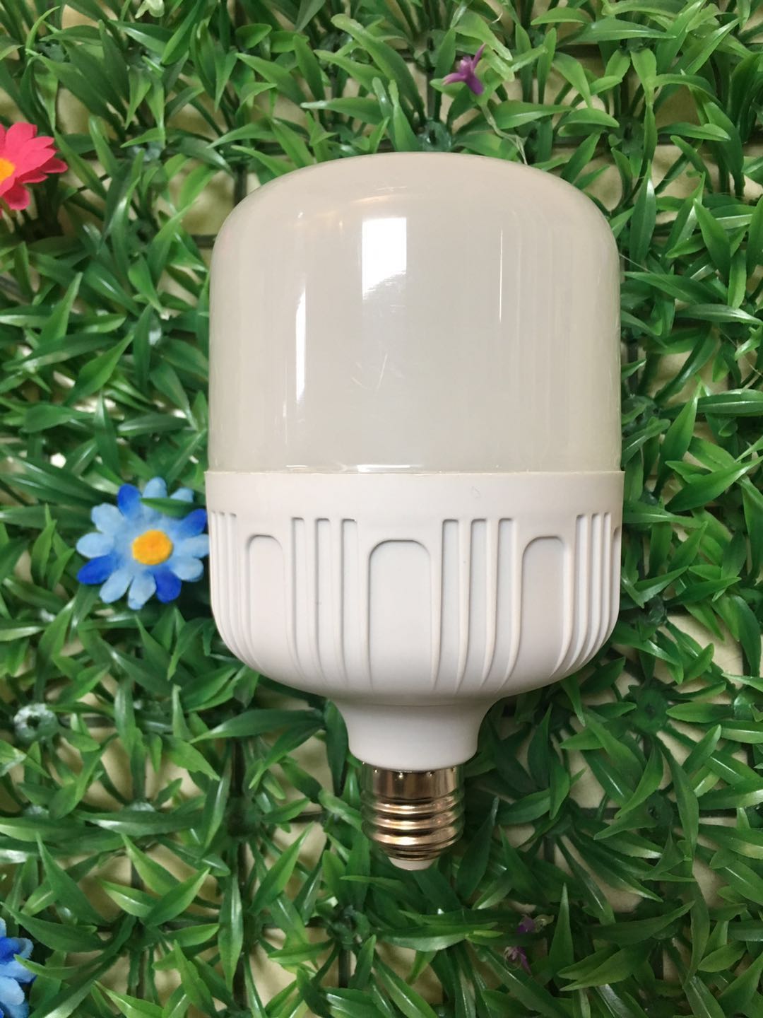 Screw Bulb T Bulb Energy-Saving Light Bulb 9W full figure