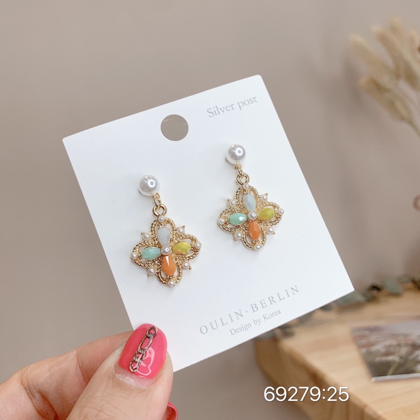 Crystal earrings thumbnail