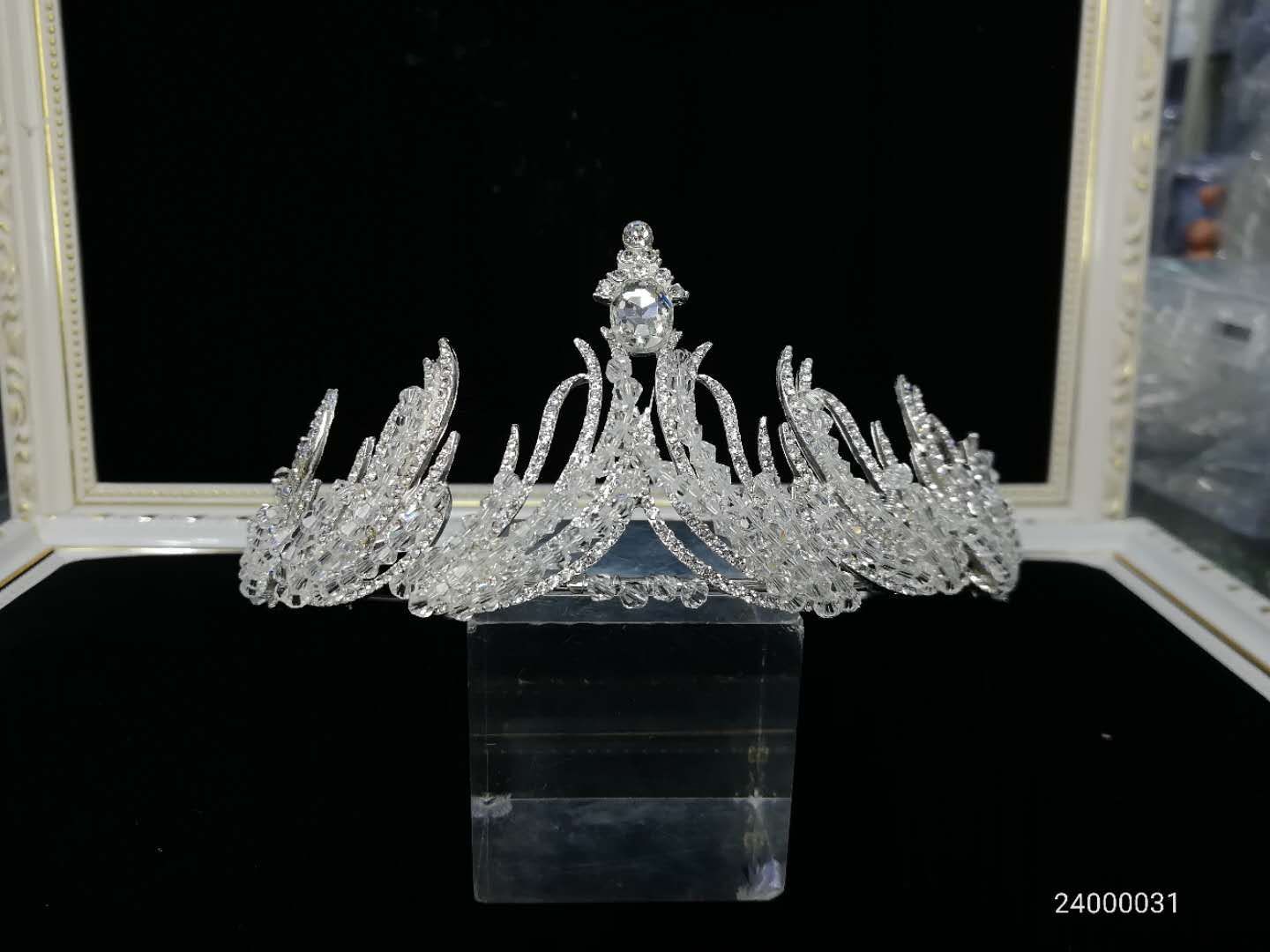 The exquisite alloy and handcrafted half-crown style is now in stock and selling well