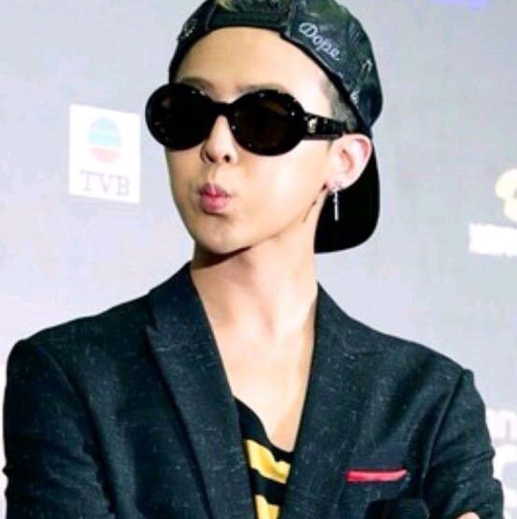 G-dragon with sunglasses manufacturer direct wholesale