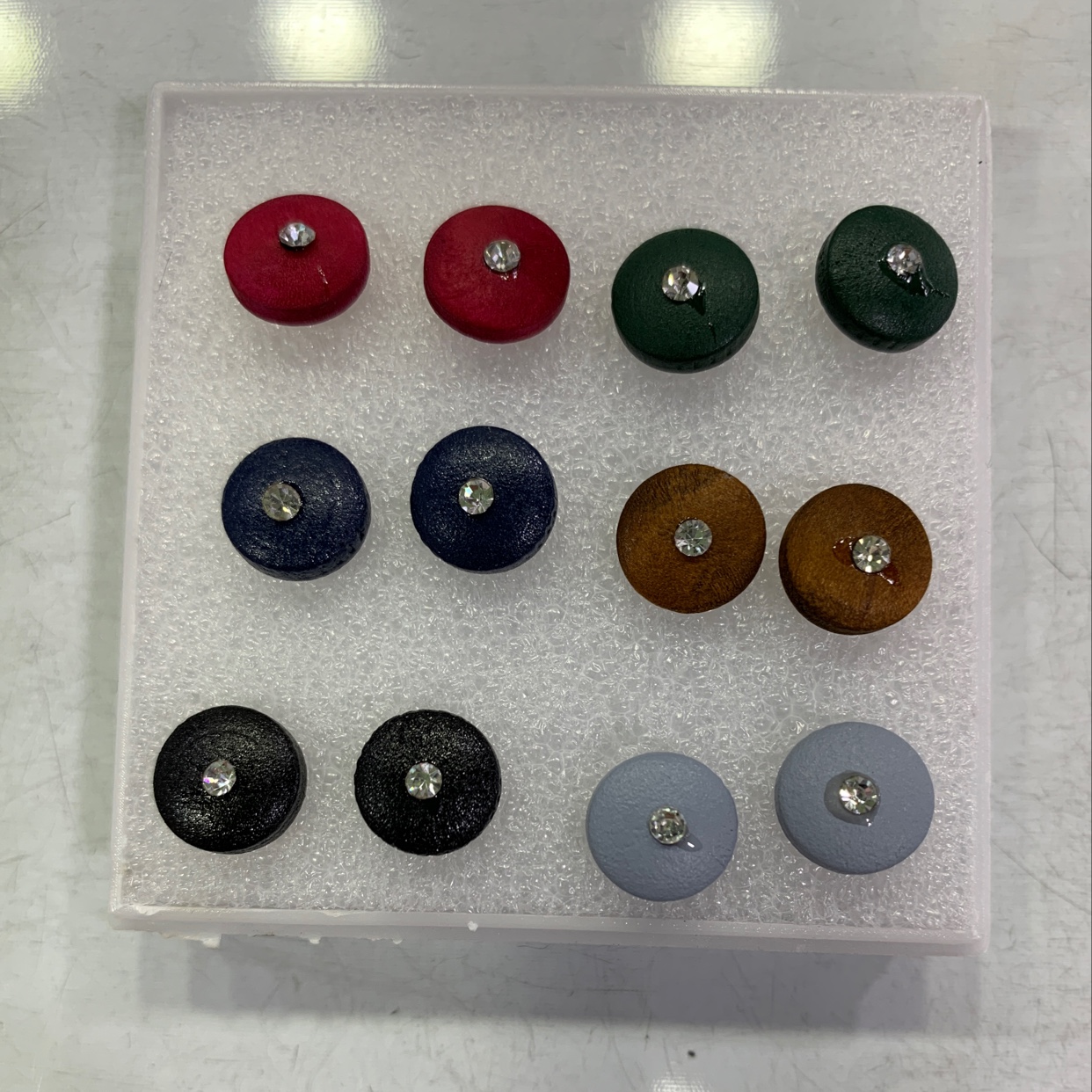 Wood with drill stud thumbnail